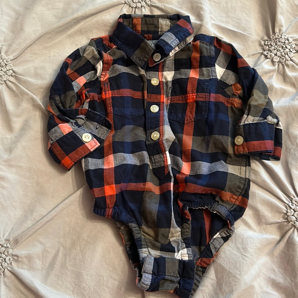Gap button down onesie 3-6 mo